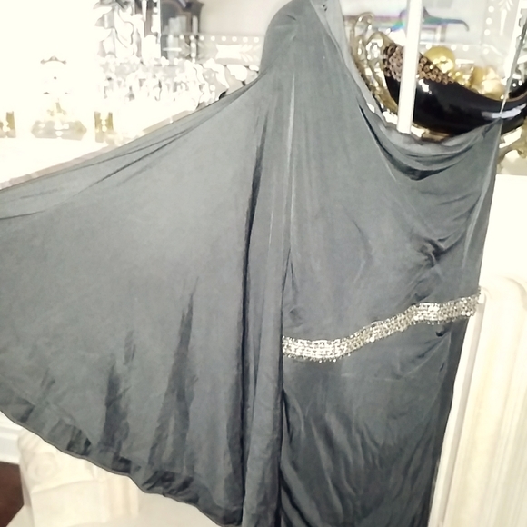 Cache. One-Shoulder, Cascading, Draped-Sleeve, Ruched Black Dress. Beaded Silky - Picture 9 of 16